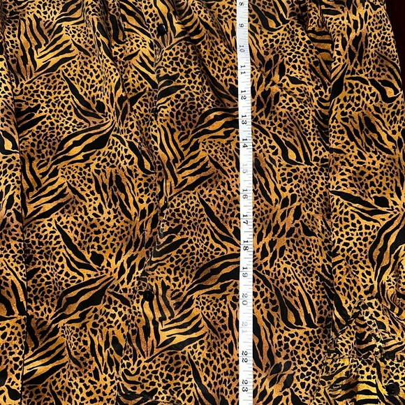 Petite Sophisticate 100% silk leopard animal print long sleeve Size Large - Picture 8 of 9